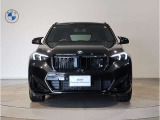 【キドニーグリル】BMWは約90年もの間、ほぼ全ての車両にひと目でBMWだと分かるこの特徴的なフロントグリルが備えられ、デザイン・アイコンとして親しまれてきました。