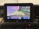 バックモニター付きで、車庫入れやバック時の後方確認をサポート。
