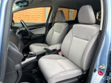 前席の画像です。是非運転席に座っていただき視界等をご確認ください。