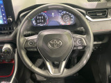 【純正革巻きステアリング】上質な革を使用することで、手にしっかり馴染みとても運転しやすいハンドルです♪