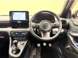 統一感があるデザインのインパネ周りです。スイッチレイアウトも使いやすいよう配置されています。