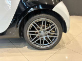 車両は屋内展示しておりますので天候に関係なくごゆっくりコンディションご確認頂けます。車両を倉庫へ保管している場合が御座いますのでご来店前に在庫確認頂けると幸いです。TEL072-784-8800