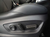 パワーシート搭載。微妙な調整が手軽にでき、ピッタリのポジションで運転することが可能です。