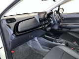 すっきりとしたデザインの内装は、さすがトヨタ車の上品さを感じます。