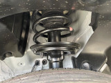 お車を安心してお乗りいただく為には、足回りの定期点検が欠かせません。サービスサポート(有償保証)では無料点検もご提供しており、安心のカーライフをお過ごしいただけるサポート体制が整っています。