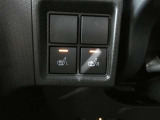 運転席と助手席には寒い時にうれしいシートヒーターが装備されてます。
