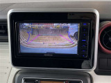 バックカメラも搭載しており、狭い駐車スペースでも安心です。