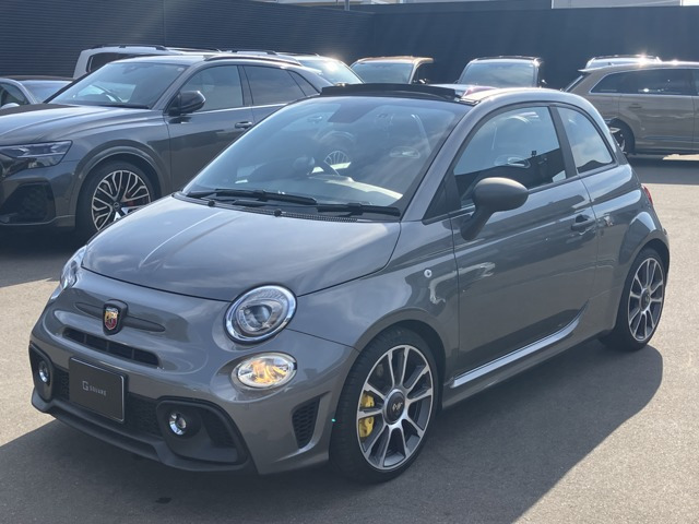 アバルト695Cツーリズモ