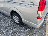 吉崎鈑金ではお車の購入から自動車保険、車検整備、緊急時のレッカー、鈑金塗装まで全てワンストップで対応します。安心してお任せください。
