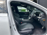 スタッフ全員が自動車保険の資格を保有しており、万が一の事故の際のサポート体制を整えております。