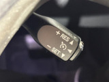 【クルーズコントロール】高速道路や自動車専用道路を走行中にドライバーが設定した速度で、アクセルペダルを踏まなくても、一定の車速で走行してくれます!