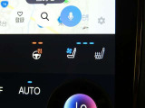 運転席・助手席は、ヒーター&ベンチレーション付シートです。暑い時期も寒い冬も快適に過ごせるうれしい装備です。