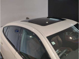 【ボディコーティングで新車時の輝きを】ご納車前にボディを磨き上げ下地処理を行った上で、コーティングを施工します。軽微な小傷も無くなりより新車時の輝きに近い状態でお届けできます。ぜひご用命下さい!