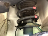 お車を安心してお乗りいただく為には、足回りの定期点検が欠かせません。サービスサポート(有償保証)では無料点検もご提供しており、安心のカーライフをお過ごしいただけるサポート体制が整っています。