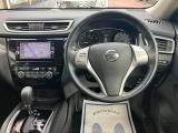 使いやすく安全な操作性と良好な視界を実現した運転席!