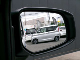 ブラインドスポットモニターがついているので車線変更も安心です!
