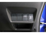 【横滑り防止装置】ドライバーの安全運転をアシストしてくれる装備が充実しています☆ドライバーの不安を安心へと変えてくれますね。