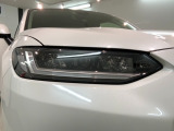 LEDヘッドライトは、点灯の瞬間から最大光量を発揮し、突然暗くなるトンネルなどでの安定感を高めます。