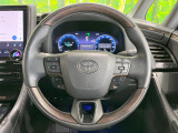インテリアに合わせたデザインのステアリングは、運転される方のことも考え、運転しやすい形状、大きさです。是非一度、実際に触ってお確かめください。