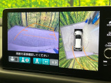 【マルチビューカメラシステム】専用のカメラにより、上から見下ろしたような視点で360度クルマの周囲を確認することができます☆死角部分も確認しやすく、狭い場所での切り返しや駐車もスムーズに行えます。