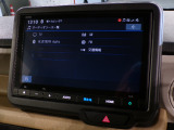 CD、DVD、Bluetooth、AM、FM、AUX、スマートフォン接続ができます。