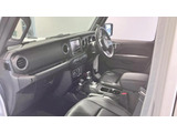 助手席に乗ってもジープはワクワクする車ですね!