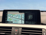 ●純正ナビ:一体感のあるナビは、高級感ある車内を演出してくれます。オーディオ機能も充実しておりますので、運転もより楽しめます♪