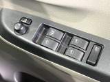 【電動格納ミラー】サイドミラーは電動格納式となっており、狭い駐車場でもキズがつくリスクを抑えられます。