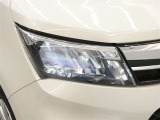 LEDヘッドライトです。デザイン性がよくとても明るいので、夜間の走行や悪天候でも安心です。しかも長寿命!