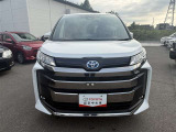 主な装備は、トヨタセーフティセンス、カーナビ、バックモニター、ETC、シートヒーター、後席モニター、ワンオーナー車、寒冷地仕様となっております。