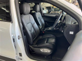マカン  4WD 本革シート