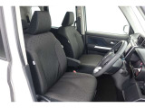 しっかりとしていて上質な座り心地のシートです。 座り心地も良くて長時間の運転も快適ですよ。 肌触りの良いシートが評判です。