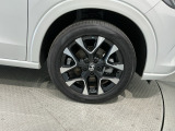 ご納車までの期間ですが、県内のお客様は1,2週間、県外のお客様は2,3週間ほどでご納車が可能となります。但し、お支払いや書類の状況によっては多少の前後もありますので、その際には何卒ご了承下さい。