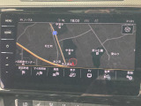 タッチスクリーンを採用。従来のナビゲーションシステムの域を超える、車両を総合的に管理するインフォテイメントシステムです。