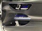【メモリー付きパワーシート】3名までのシートポジションを記憶できるパワーシート!運転席のみ、ドアミラー・ステアリング位置も記憶可能です。高速道路などでの、運転交代時などに便利な機能です☆