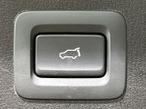 【パワーバックドア】スマートキーや運転席のボタンを押すだけでリアゲートが自動で開閉します!荷物を持っている時や、高い位置にあるバックドアを閉める際に便利な機能です♪