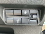 いつでも安心して運転できるようドライバーをサポートしてくれるうれしい機能充実です。