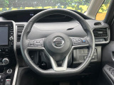 【純正革巻きステアリング】上質な革を使用することで、手にしっかり馴染みとても運転しやすいハンドルです♪
