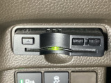 ハンドルの左側にETCがついています。高速道路の料金所の通過も楽々です。カードの取り出しもしやすい場所についています。