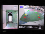 アラウンドビューモニターで車庫入れも空から見ている様に駐車できラクラクです。