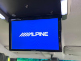 【フリップダウンモニター】大画面モニターで後席でもエンタメをお楽しみいただけます。小さなお子様にも大人気の装備です♪