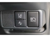 ■衝突回避支援機構■自動車に搭載したレーダーやカメラからの情報をコンピュータが解析し、運転者への警告やブレーキの補助操作などを行います。事故予防に!
