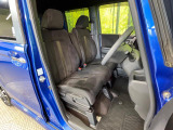 運転席シート廻りは使用感も少なく、良好な状態となっています。丁寧に使われていたことがよくわかりますね。