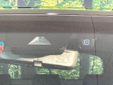 【トヨタセーフティセンス】走行中に前方の車両等を認識し、衝突しそうな時は警報とブレーキで衝突回避と被害軽減をアシスト。より安全にドライブをお楽しみいただけます。