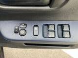 電動格納ドアミラーを装備しており、駐車場などでミラーを折りたたんでおくことも簡単にできます。