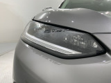 LEDヘッドライトは、点灯の瞬間から最大光量を発揮し、突然暗くなるトンネルなどでの安定感を高めます。
