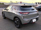 【新車保証継承】初度登録日から3年間(走行距離無制限)のメーカー新車保証を継承してご納車いたします。ご納車後、保証期間内は全国の正規ディーラーで保証整備をお受けいただけます。