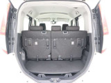 ラゲージスペースだって広々です!車種によっては床下収納やシートの折り畳み、またシートを動かして更にお荷物積めちゃいます♪