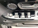 運転席側パワーウィンドウスイッチ。