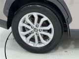 タイヤサイズは215/60R17!純正アルミホイール!残り溝は6ミリ程度です!